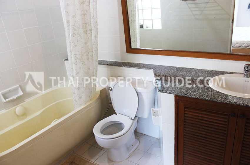 House with Private Pool in Nichada Thani 